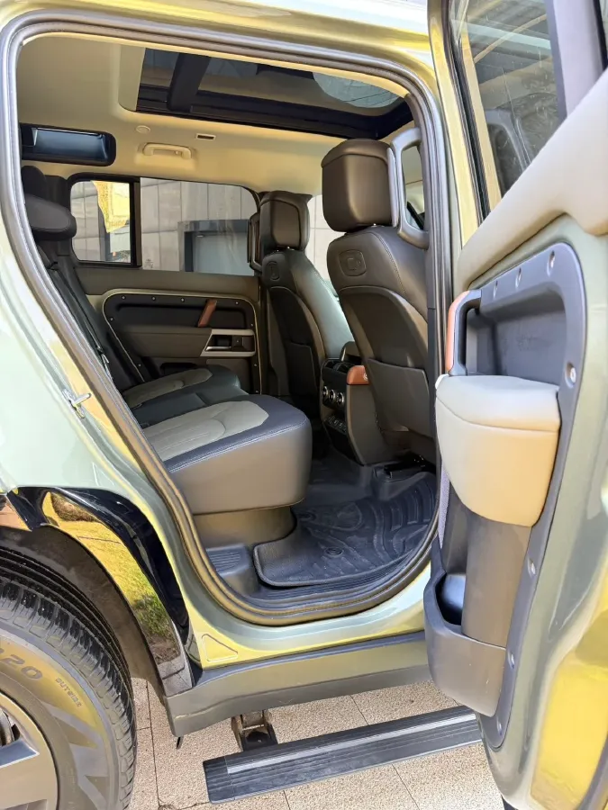 2021 Land Rover Defender 3.0T 400HP L6 8AT,autocango,china used car exporter,china ev exporter,chinese used car exporter,chinese used ev exporter