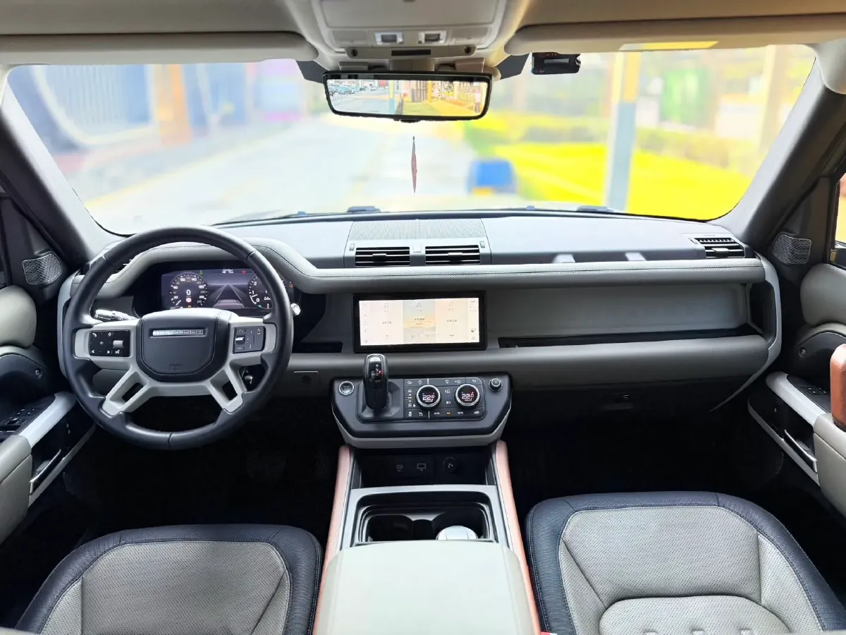 2021 Land Rover Defender 3.0T 400HP L6 8AT,autocango,china used car exporter,china ev exporter,chinese used car exporter,chinese used ev exporter