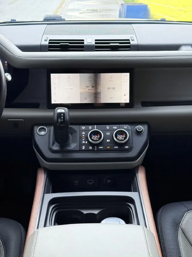 2021 Land Rover Defender 3.0T 400HP L6 8AT,autocango,china used car exporter,china ev exporter,chinese used car exporter,chinese used ev exporter