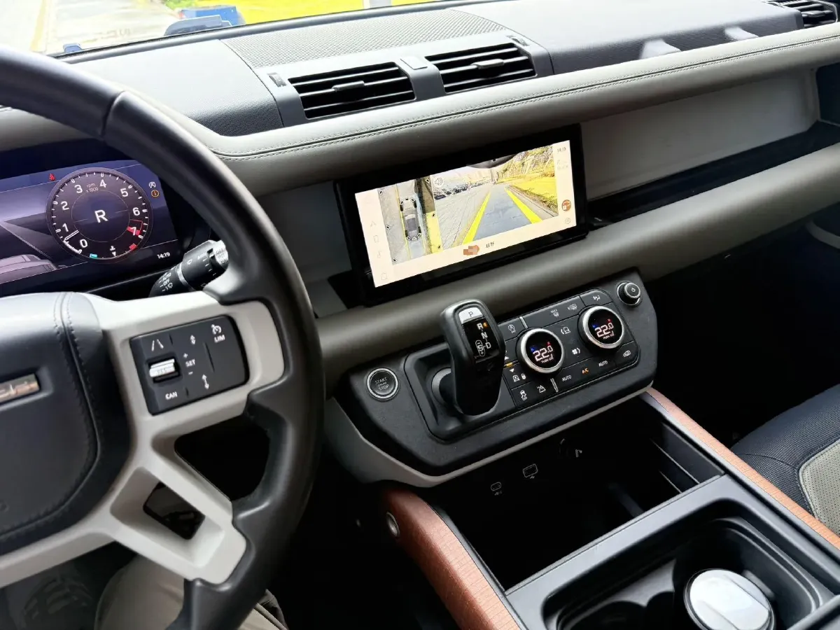 2021 Land Rover Defender 3.0T 400HP L6 8AT,autocango,china used car exporter,china ev exporter,chinese used car exporter,chinese used ev exporter