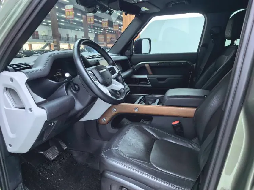 2023 Land Rover Defender 3.0T 400HP L6 8AT,autocango,china used car exporter,china ev exporter,chinese used car exporter,chinese used ev exporter