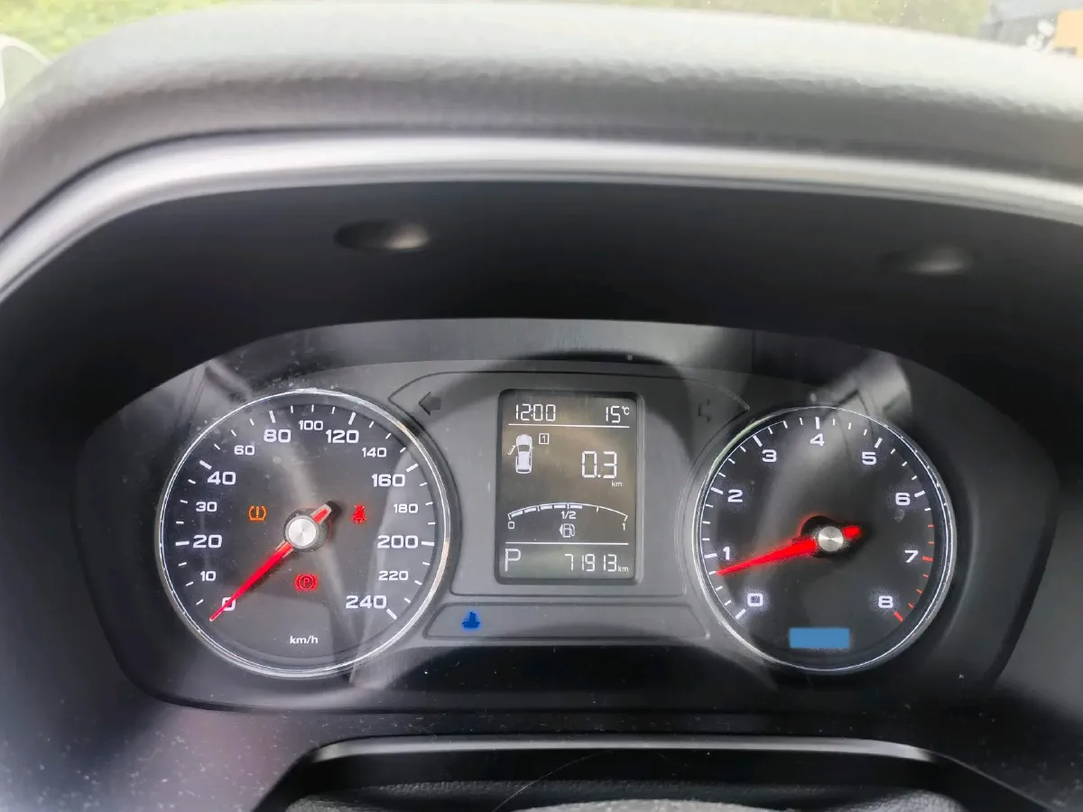 2019 Mitsubishi Eclipse Cross 1.5T 170HP L4 6MT,autocango,china used car exporter,china ev exporter,chinese used car exporter,chinese used ev exporter