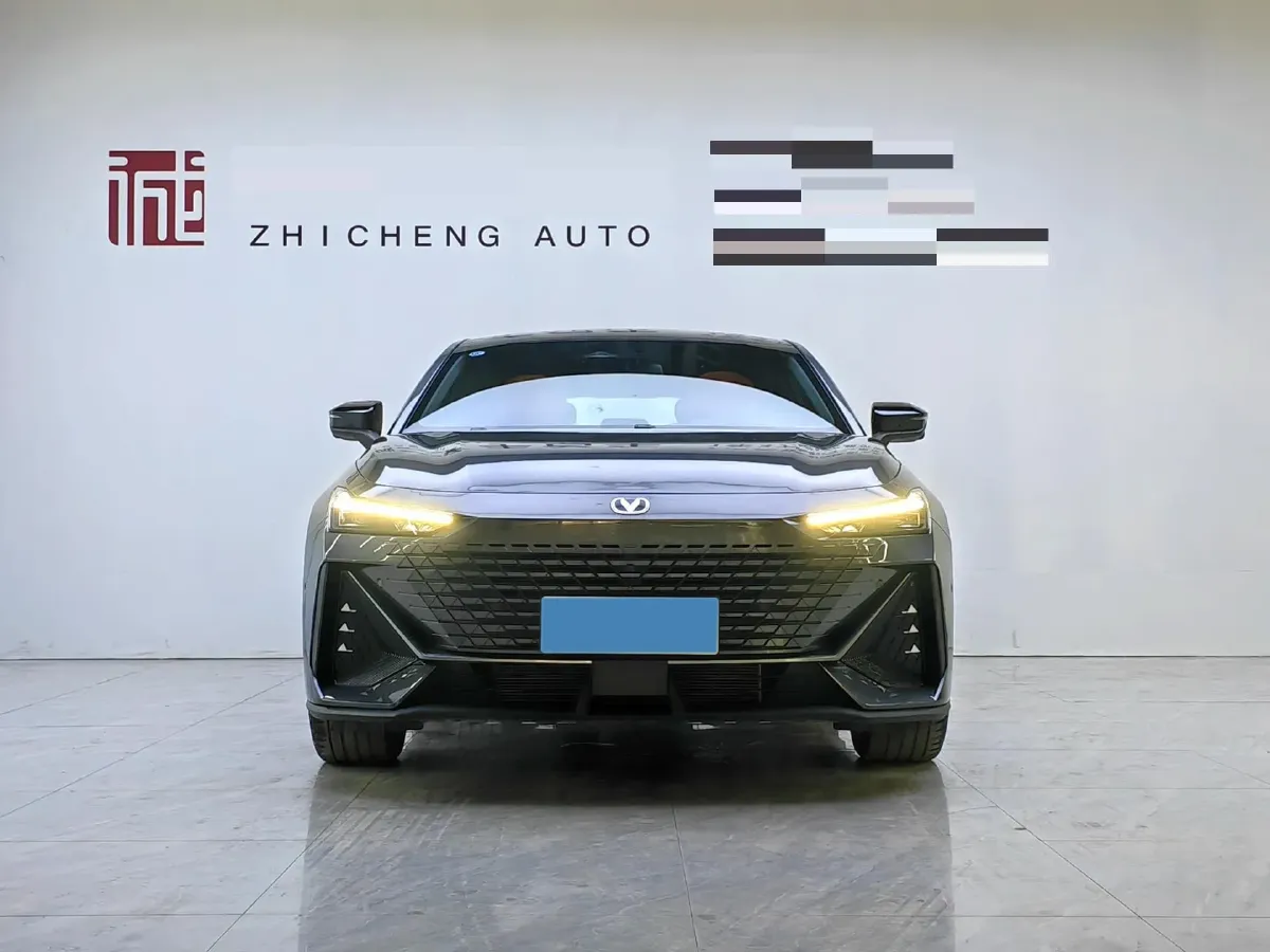 2022 ChangAn UNI-V 1.5T 188HP L4 7DCT,autocango,china used car exporter,china ev exporter,chinese used car exporter,chinese used ev exporter