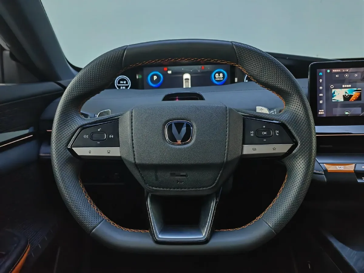 2022 ChangAn UNI-V 1.5T 188HP L4 7DCT,autocango,china used car exporter,china ev exporter,chinese used car exporter,chinese used ev exporter