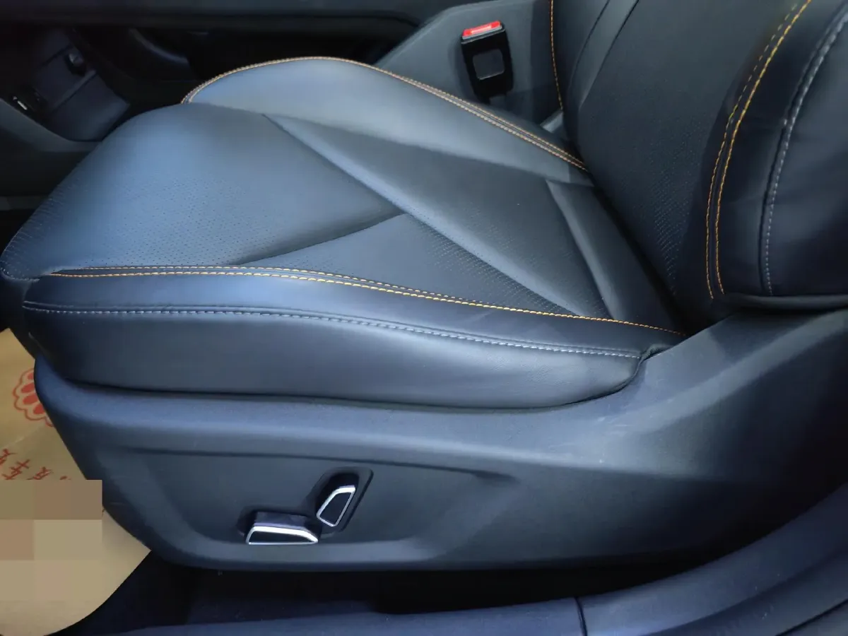 2022 ChangAn UNI-V 1.5T 188HP L4 7DCT,autocango,china used car exporter,china ev exporter,chinese used car exporter,chinese used ev exporter