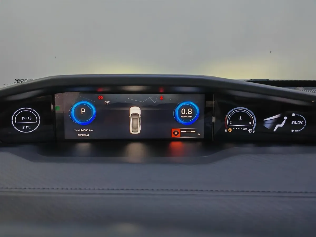 2022 ChangAn UNI-V 1.5T 188HP L4 7DCT,autocango,china used car exporter,china ev exporter,chinese used car exporter,chinese used ev exporter