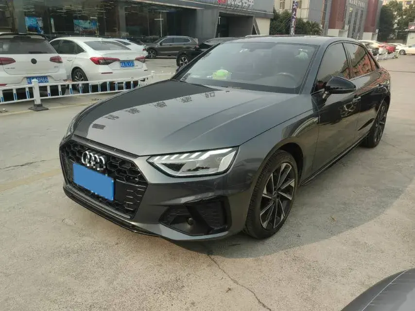 2023 Audi A4L 2.0T 190HP L4 7DCT