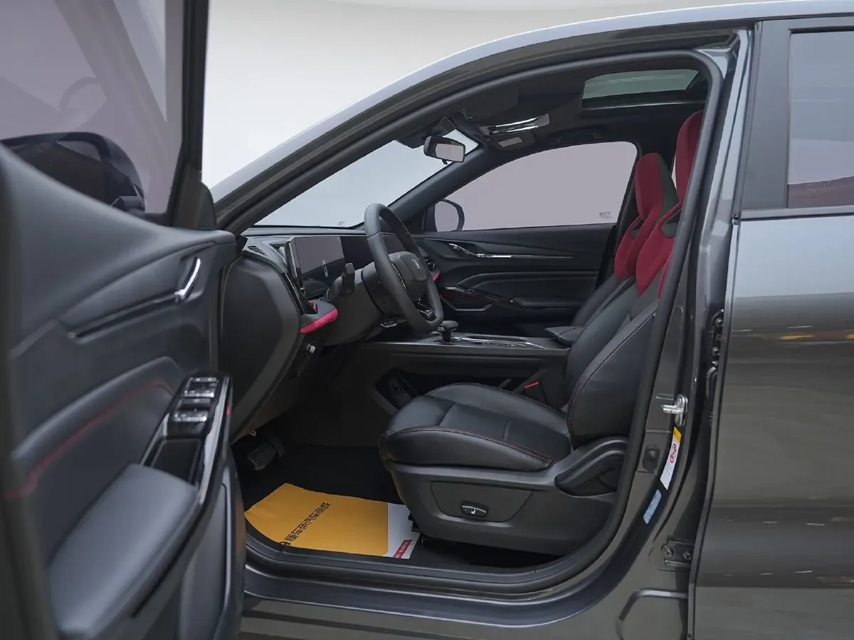 2024 ChangAn X5 PLUS 1.5T 188HP L4 7DCT,autocango,china used car exporter,china ev exporter,chinese used car exporter,chinese used ev exporter