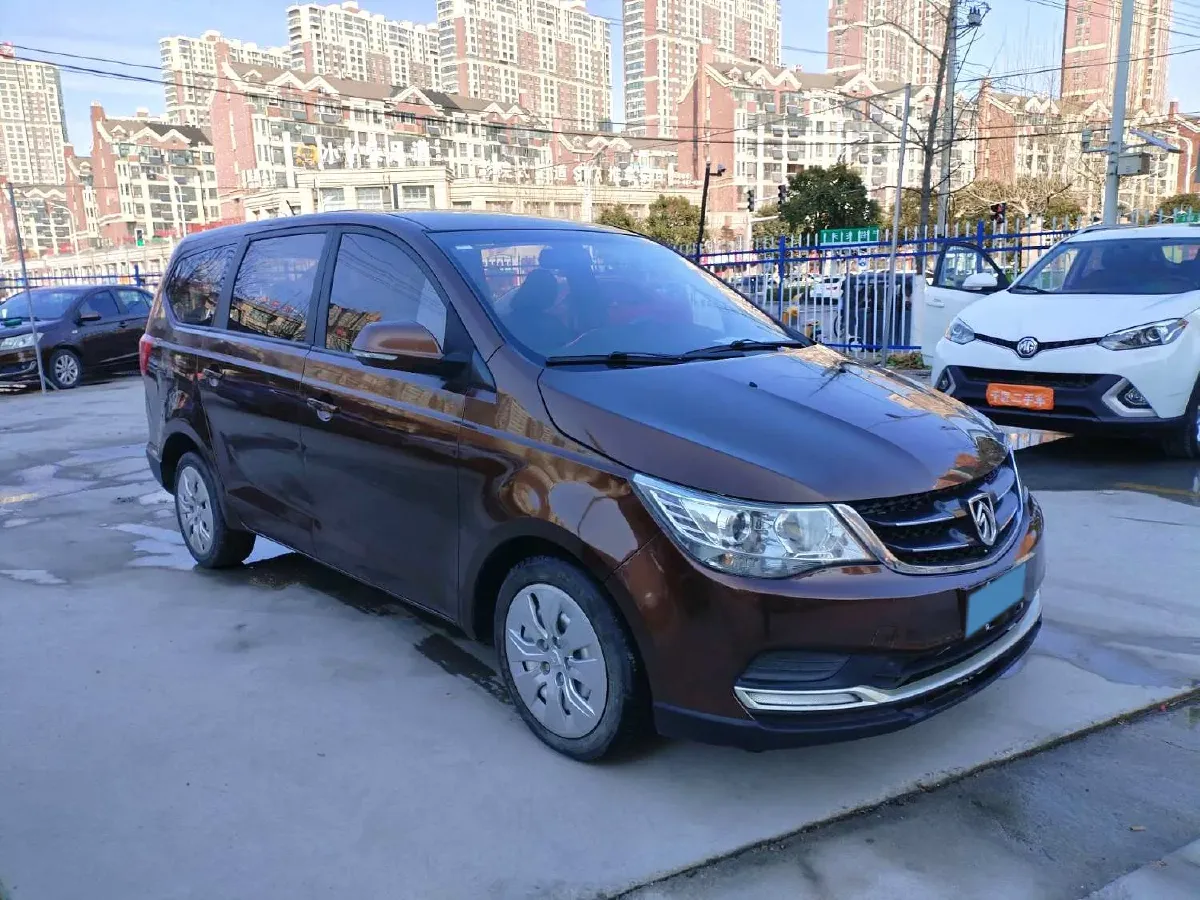 2019 BaoJun 730 1.5L 105HP L4 6MT,autocango,china used car exporter,china ev exporter,chinese used car exporter,chinese used ev exporter