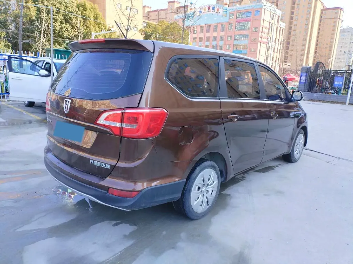 2019 BaoJun 730 1.5L 105HP L4 6MT,autocango,china used car exporter,china ev exporter,chinese used car exporter,chinese used ev exporter