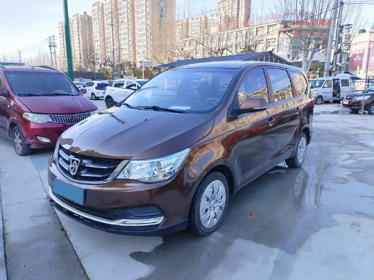 2019 BaoJun 730 1.5L 105HP L4 6MT 2019 BaoJun 730 1.5L 105HP L4 6MT