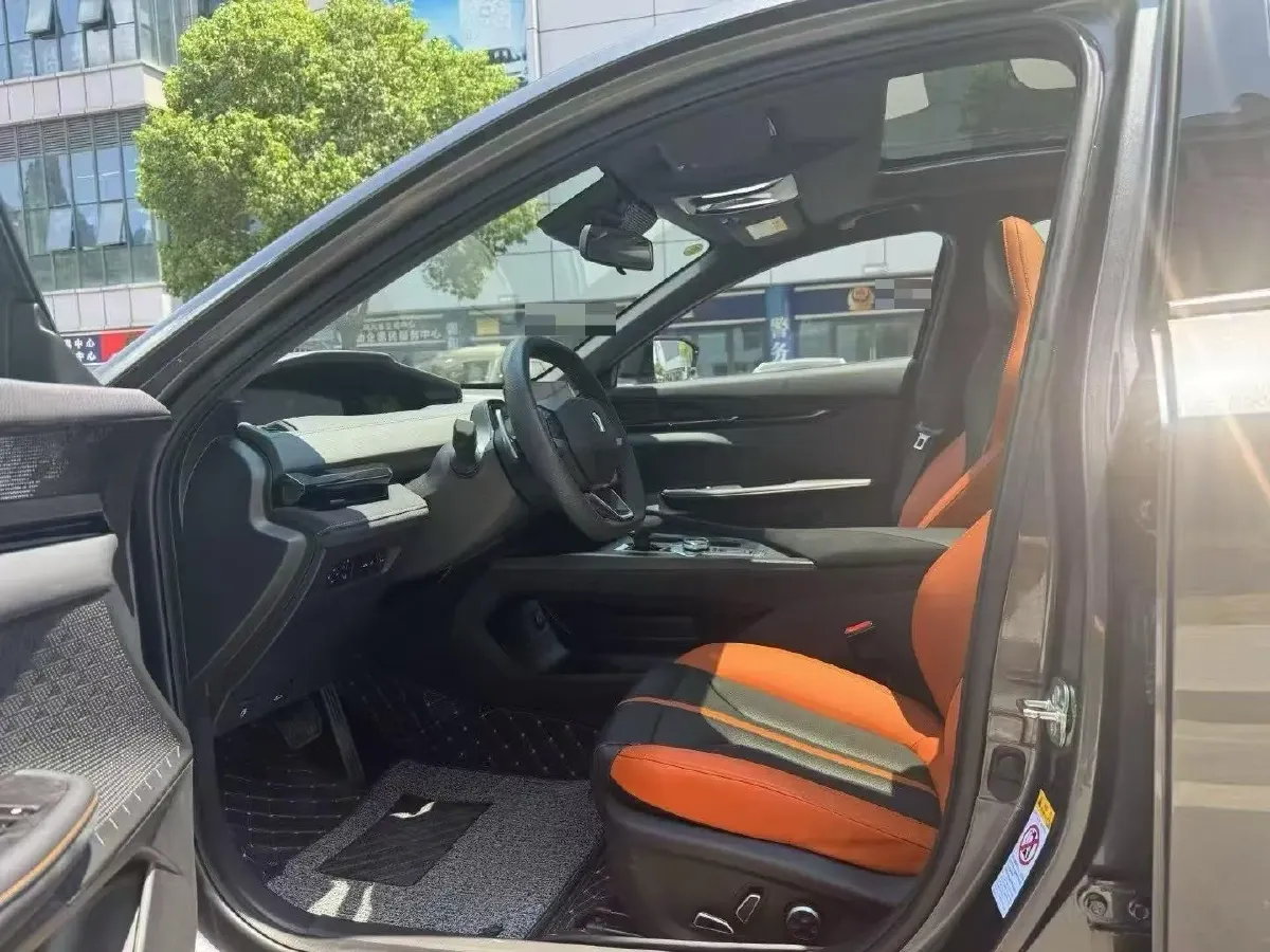 2024 ChangAn UNI-V 1.5T 188HP L4 7DCT,autocango,china used car exporter,china ev exporter,chinese used car exporter,chinese used ev exporter