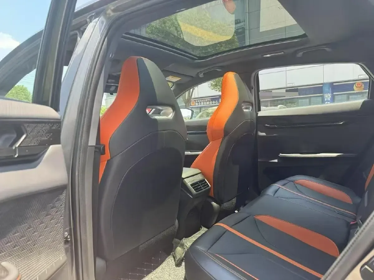 2024 ChangAn UNI-V 1.5T 188HP L4 7DCT,autocango,china used car exporter,china ev exporter,chinese used car exporter,chinese used ev exporter