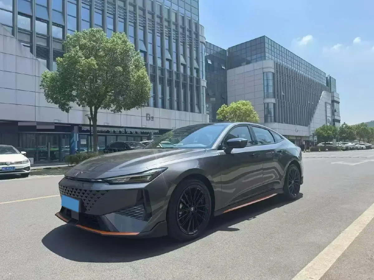 2024 ChangAn UNI-V 1.5T 188HP L4 7DCT