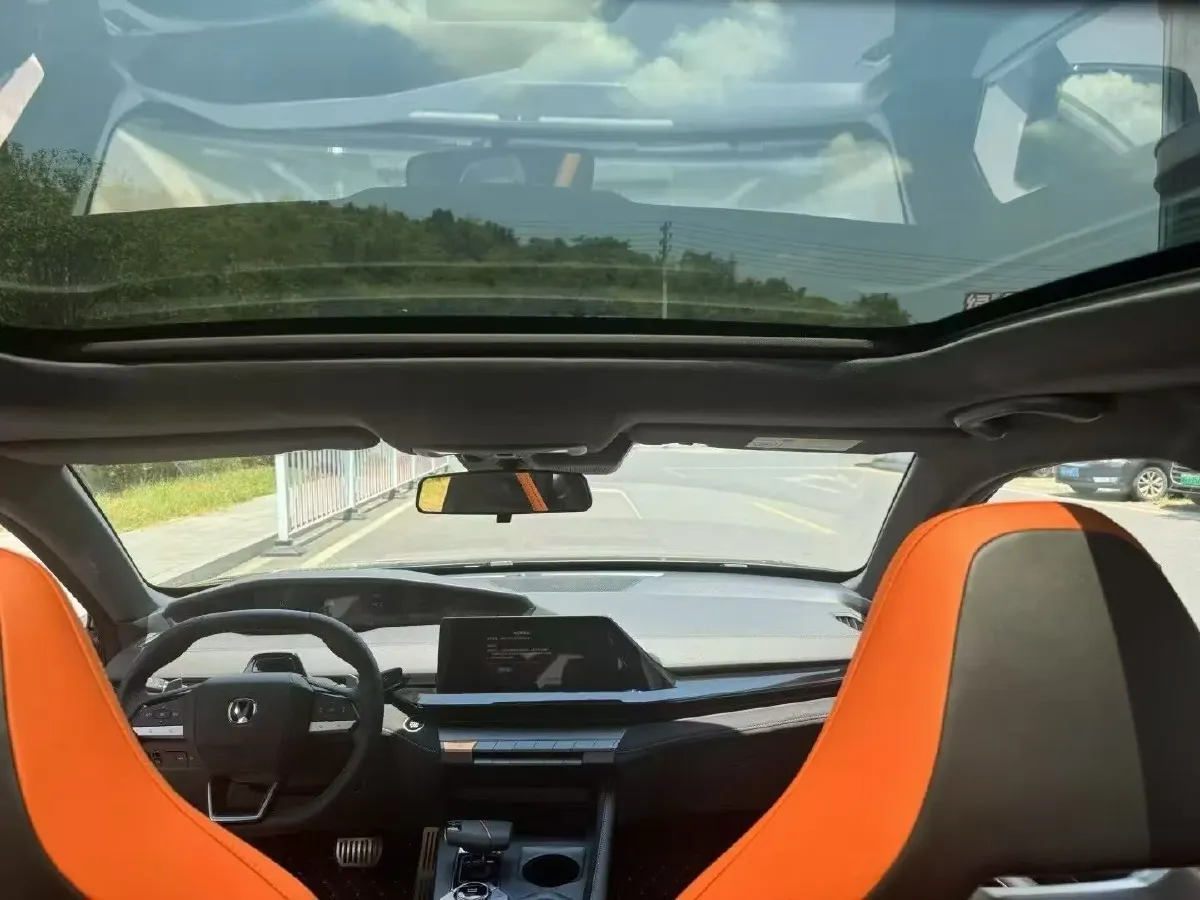 2024 ChangAn UNI-V 1.5T 188HP L4 7DCT,autocango,china used car exporter,china ev exporter,chinese used car exporter,chinese used ev exporter