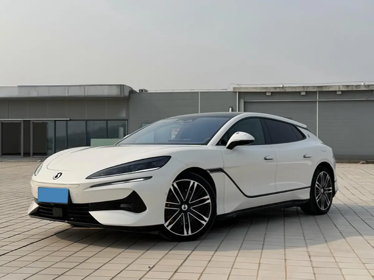 2024 Denza DenzaZ9GT 2.0T 207HP L4 E-CVT PHEV 38.5KWH