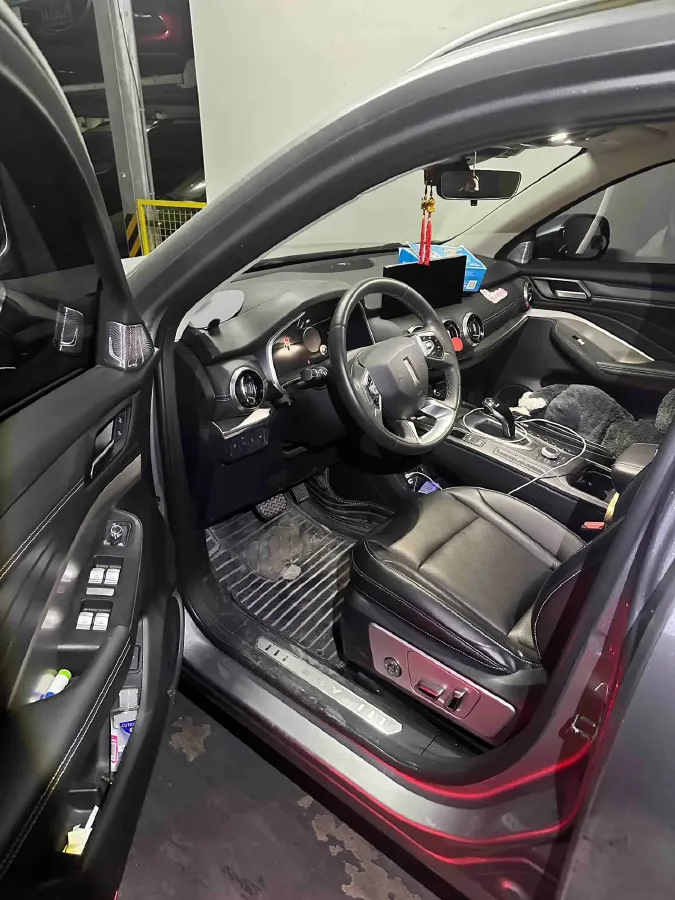 2021 WEY VV6 2.0T 227HP L4 7DCT,autocango,china used car exporter,china ev exporter,chinese used car exporter,chinese used ev exporter