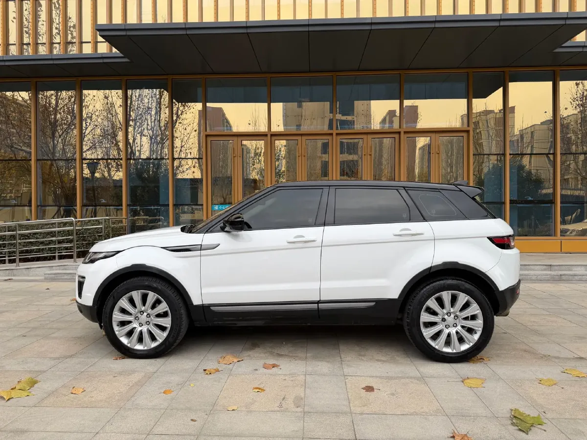 2018 Land Rover Range Rover Evoque 2.0T 241HP L4 9AT,autocango,china used car exporter,china ev exporter,chinese used car exporter,chinese used ev exporter
