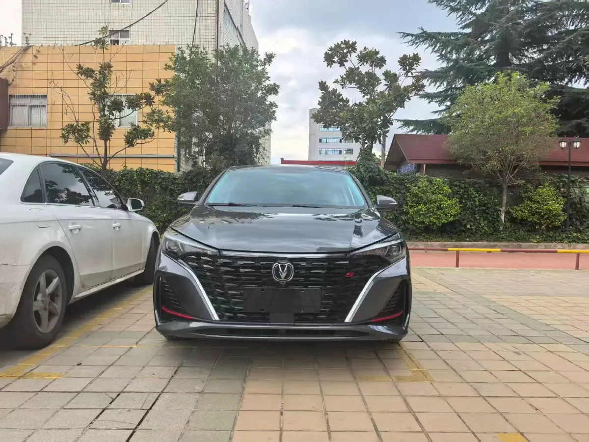 2022 ChangAn Eado 1.4T 160HP L4 7DCT,autocango,china used car exporter,china ev exporter,chinese used car exporter,chinese used ev exporter