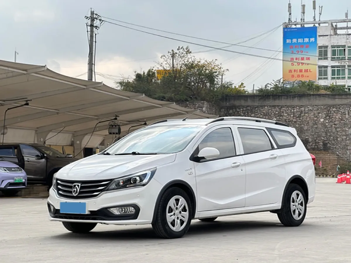 2017 BaoJun 310W 1.5L 112HP L4 6MT,autocango,china used car exporter,china ev exporter,chinese used car exporter,chinese used ev exporter