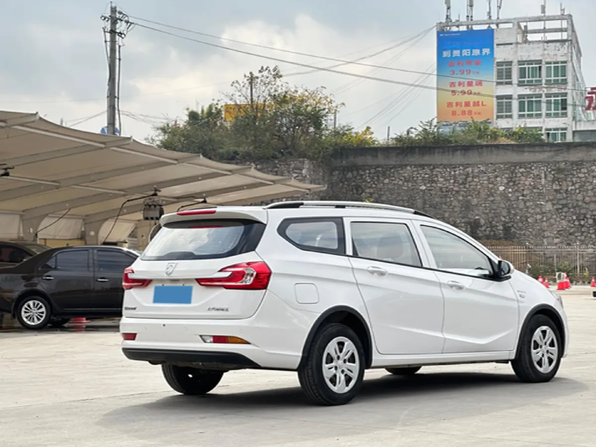 2017 BaoJun 310W 1.5L 112HP L4 6MT,autocango,china used car exporter,china ev exporter,chinese used car exporter,chinese used ev exporter