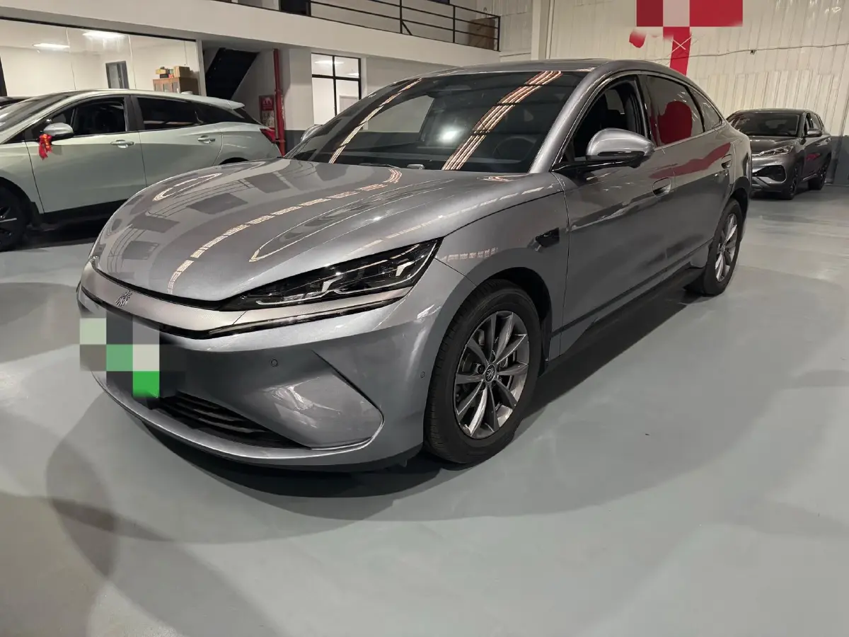 2025 BYD QinL BEV