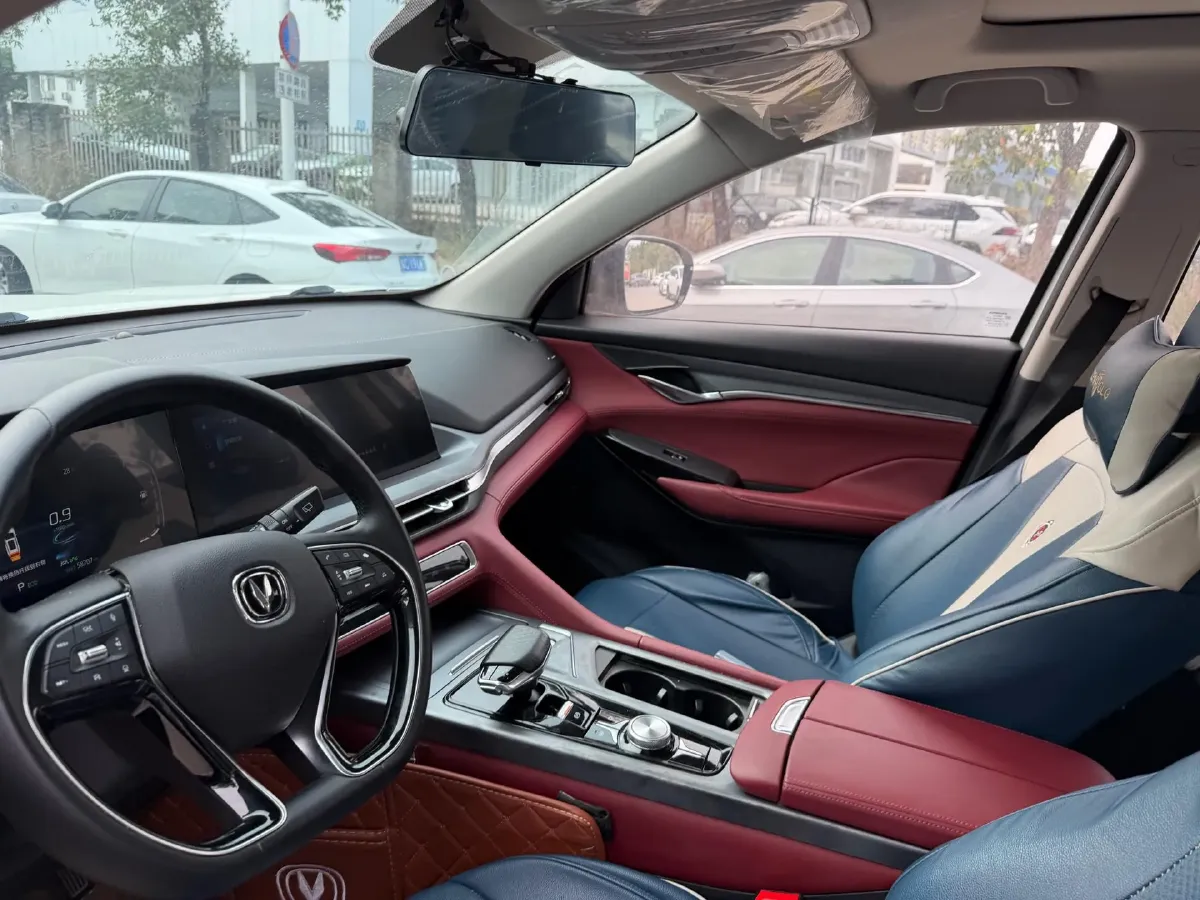 2022 ChangAn CS75 Plus 2.0T 233HP L4 8AT,autocango,china used car exporter,china ev exporter,chinese used car exporter,chinese used ev exporter