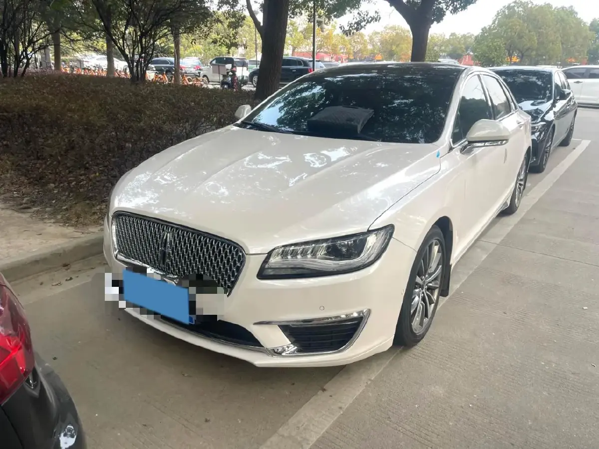 2019 Lincoln MKZ 2.0T 196HP L4 6AT 2019 Lincoln MKZ 2.0T 196HP L4 6AT