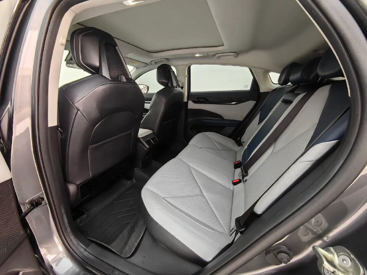 2023 ChangAn UNI-V iDD 1.5T 170HP L4 6TCT PHEV 18.4KWH,autocango,china used car exporter,china ev exporter,chinese used car exporter,chinese used ev exporter