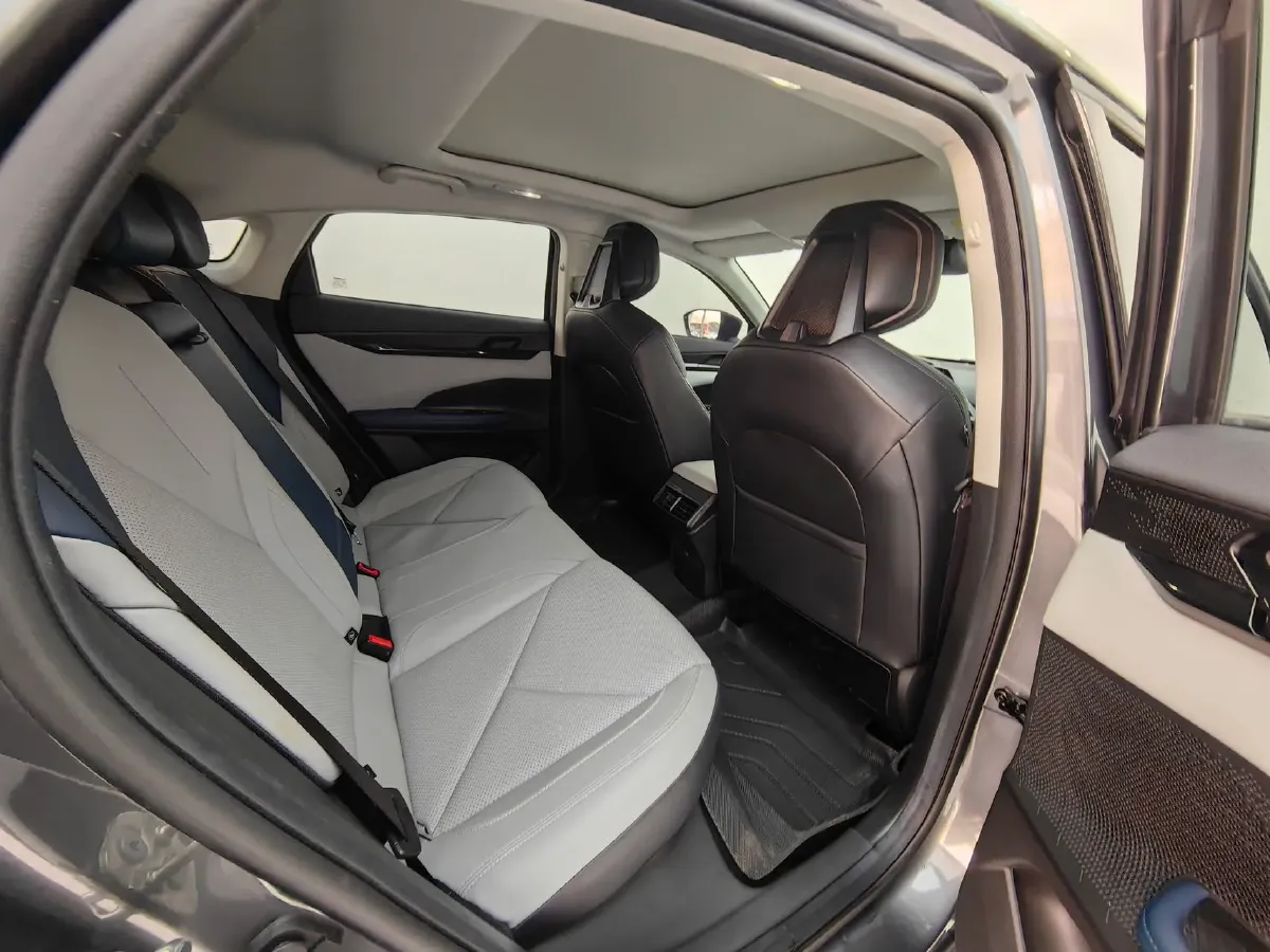 2023 ChangAn UNI-V iDD 1.5T 170HP L4 6TCT PHEV 18.4KWH,autocango,china used car exporter,china ev exporter,chinese used car exporter,chinese used ev exporter