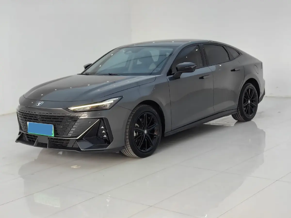 2023 ChangAn UNI-V iDD 1.5T 170HP L4 6TCT PHEV 18.4KWH