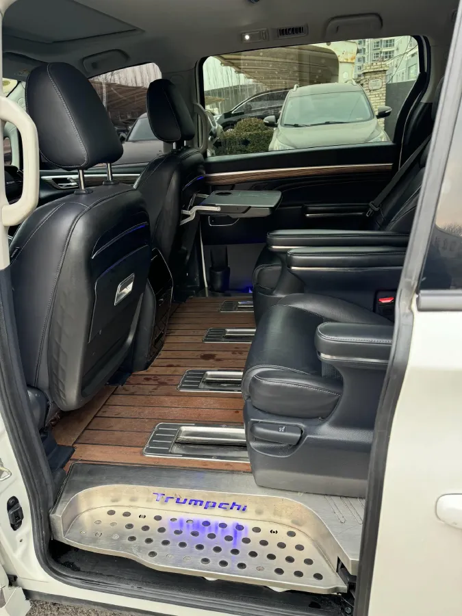 2021 GAC Trumpchi M8 2.0T 252HP L4 8AT,autocango,china used car exporter,china ev exporter,chinese used car exporter,chinese used ev exporter