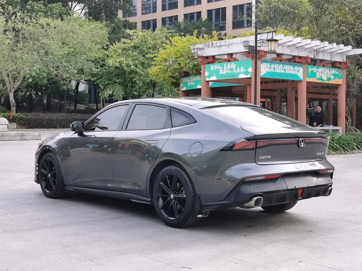 2022 ChangAn UNI-V 1.5T 188HP L4 7DCT,autocango,china used car exporter,china ev exporter,chinese used car exporter,chinese used ev exporter