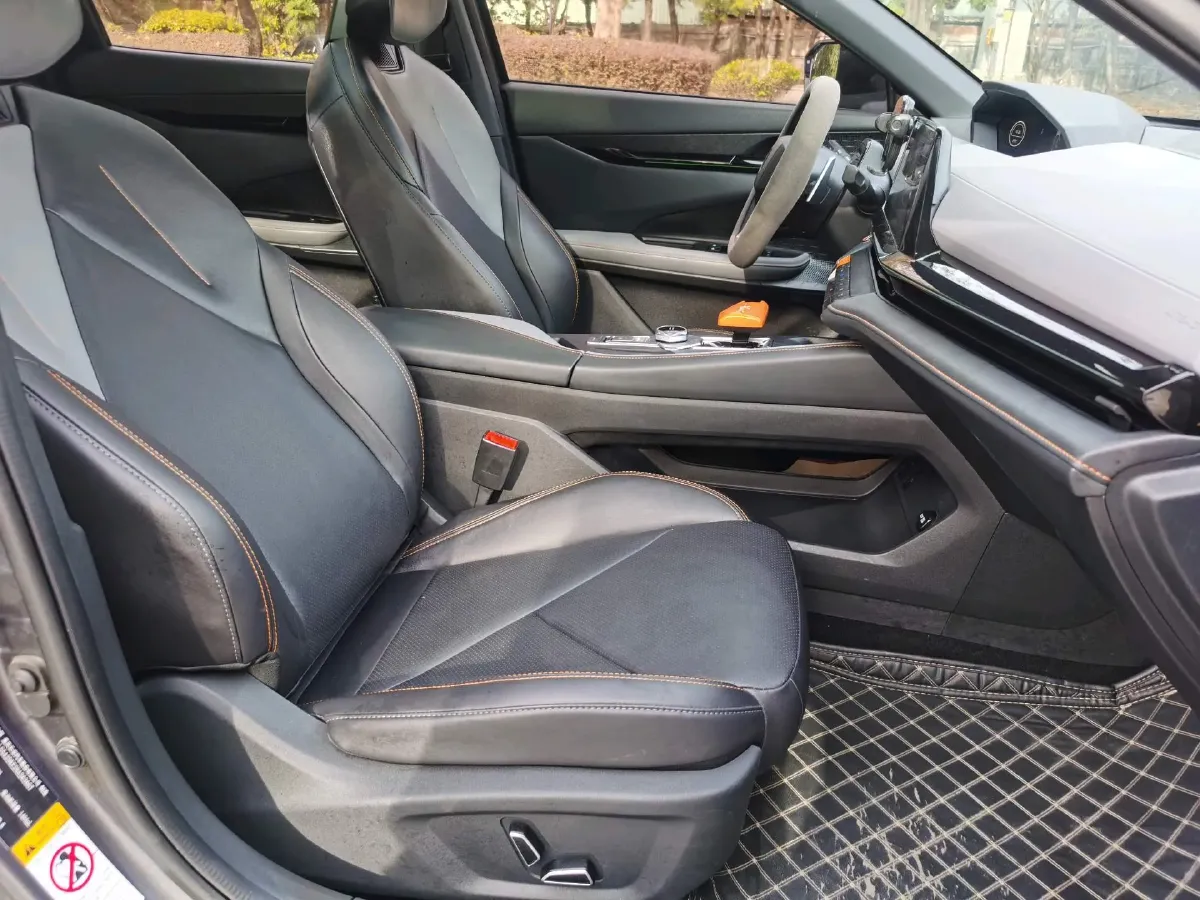 2022 ChangAn UNI-V 1.5T 188HP L4 7DCT,autocango,china used car exporter,china ev exporter,chinese used car exporter,chinese used ev exporter