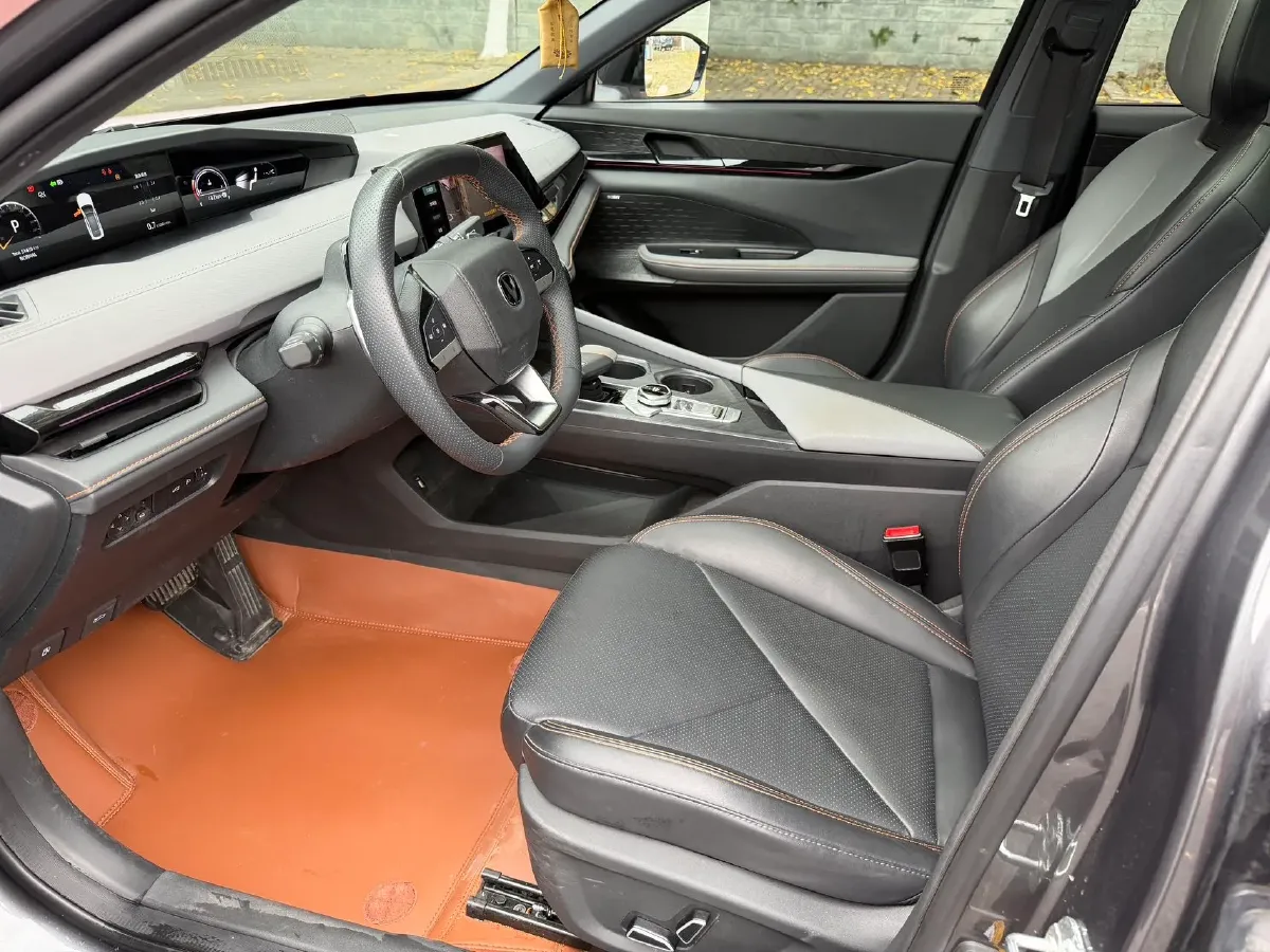 2022 ChangAn UNI-V 1.5T 188HP L4 7DCT,autocango,china used car exporter,china ev exporter,chinese used car exporter,chinese used ev exporter