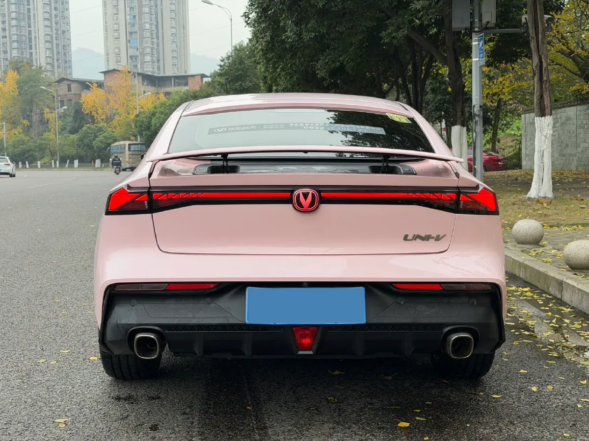 2022 ChangAn UNI-V 1.5T 188HP L4 7DCT,autocango,china used car exporter,china ev exporter,chinese used car exporter,chinese used ev exporter