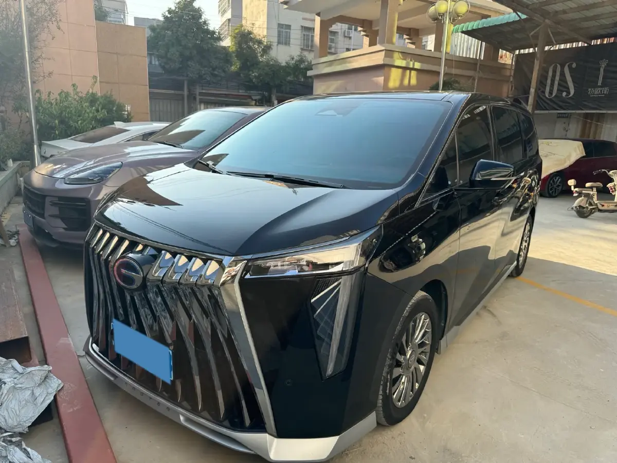 2023 GAC Trumpchi M8 2.0T 190HP L4 E-CVT Hybrid