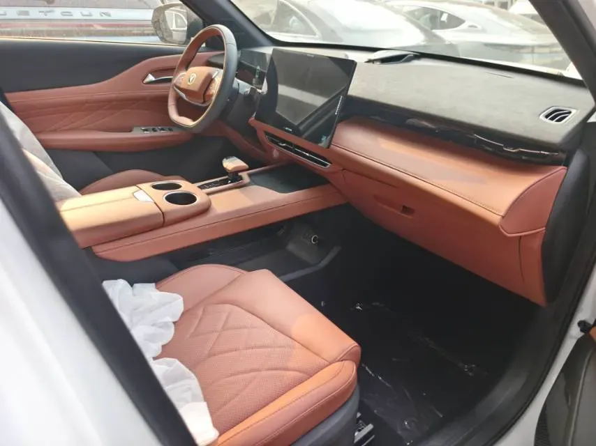 2024 ChangAn UNI-Z 1.5L 98HP L4 E-CVT PHEV 18.4KWH,autocango,china used car exporter,china ev exporter,chinese used car exporter,chinese used ev exporter