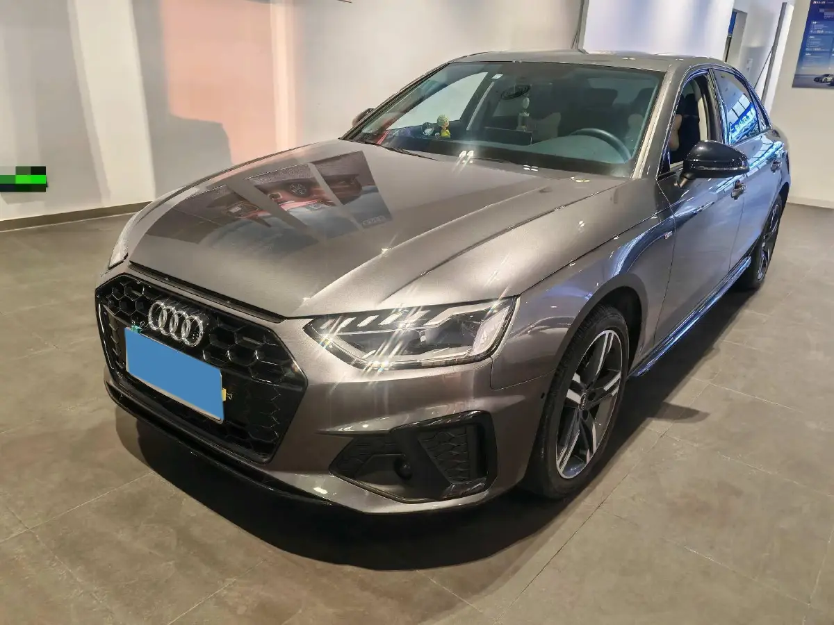 2022 Audi A4L 2.0T 190HP L4 7DCT