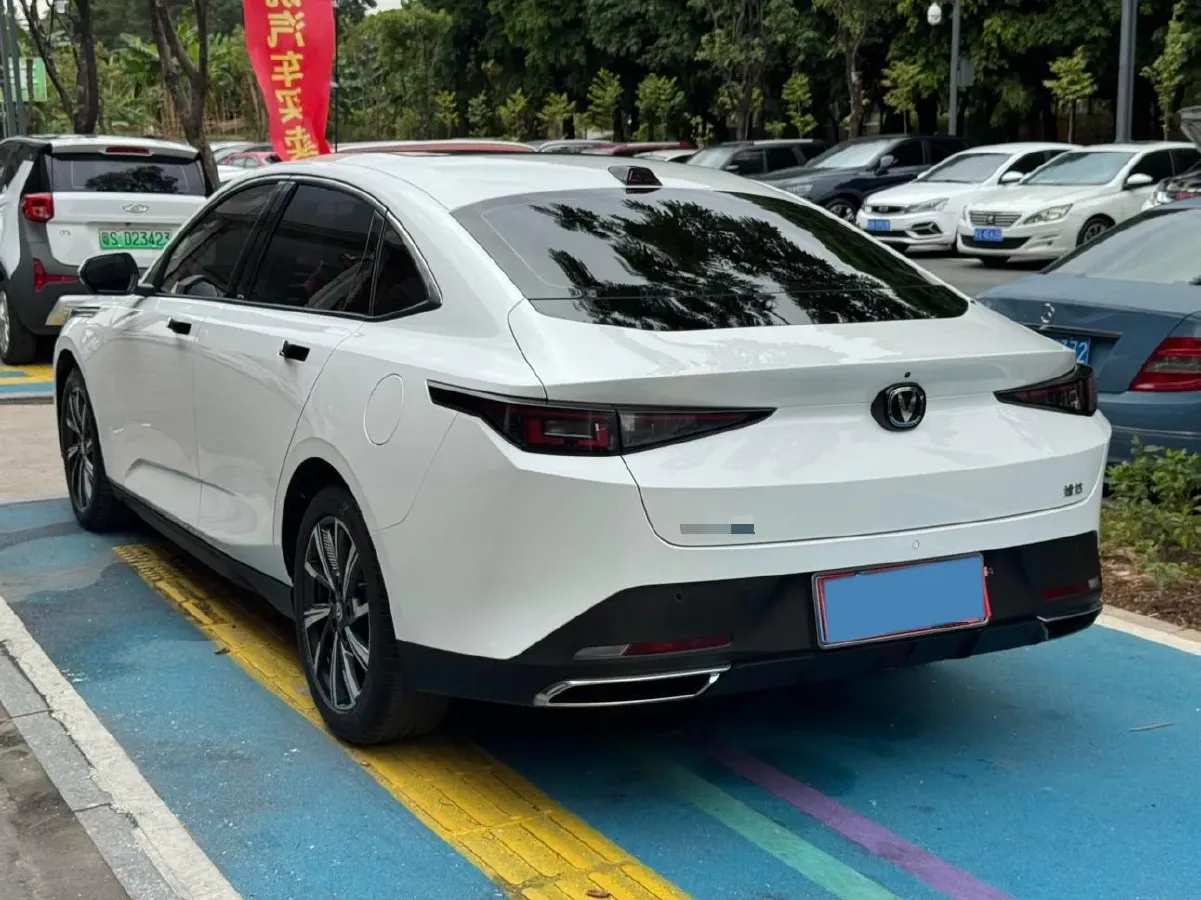 2023 ChangAn Oshan Z6 1.5T 188HP L4 7DCT,autocango,china used car exporter,china ev exporter,chinese used car exporter,chinese used ev exporter