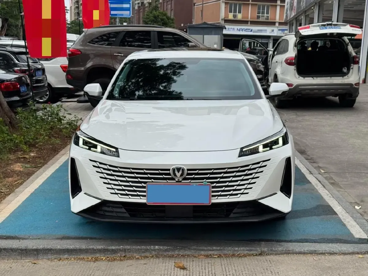 2023 ChangAn Oshan Z6 1.5T 188HP L4 7DCT,autocango,china used car exporter,china ev exporter,chinese used car exporter,chinese used ev exporter