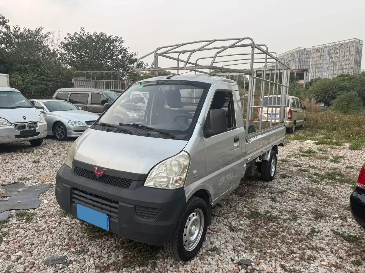 2015 WuLing RongGuang V 1.5L 112HP L4 5MT