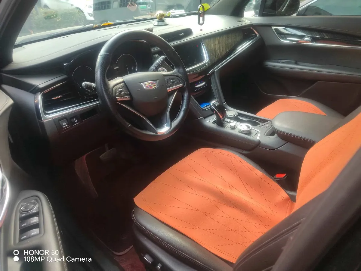 2022 Cadillac XT6 2.0T 237HP L4 9AT,autocango,china used car exporter,china ev exporter,chinese used car exporter,chinese used ev exporter