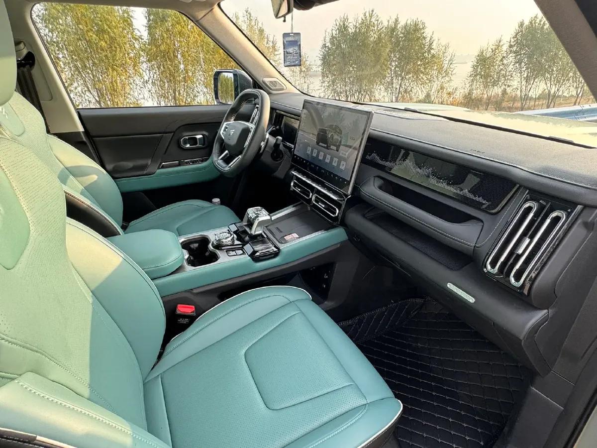 2025 Jetour Traveller 2.0T 254HP L4 7DCT,autocango,china used car exporter,china ev exporter,chinese used car exporter,chinese used ev exporter