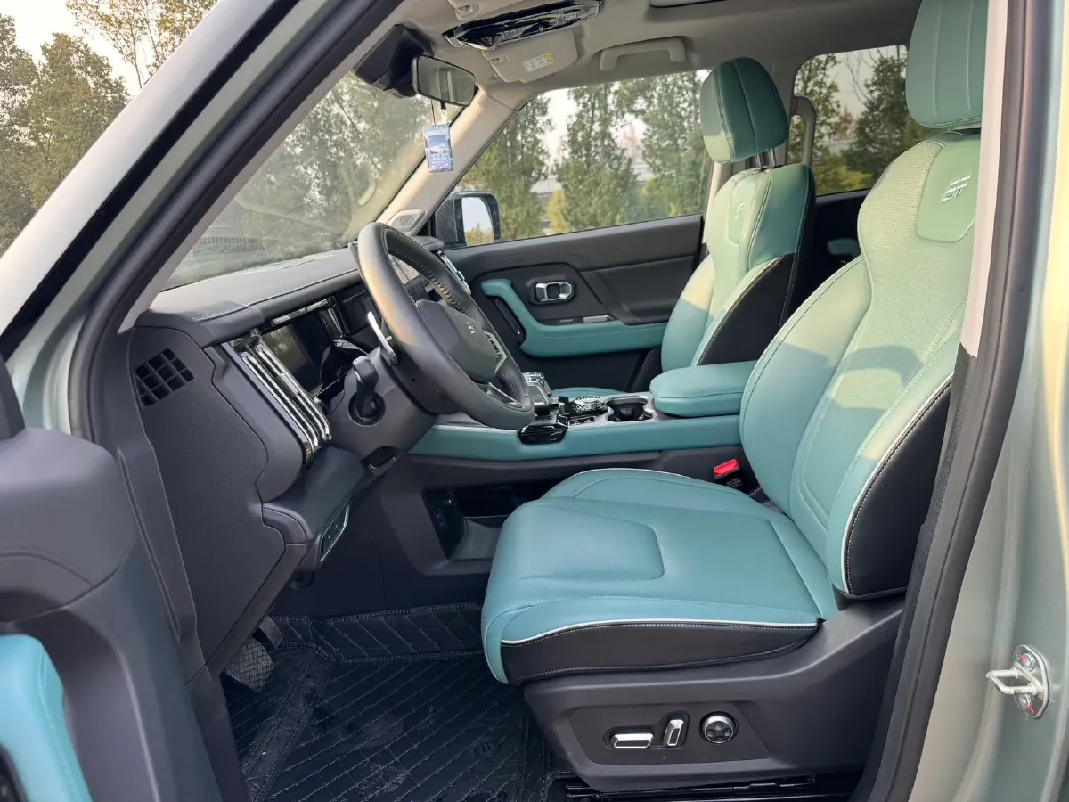 2025 Jetour Traveller 2.0T 254HP L4 7DCT,autocango,china used car exporter,china ev exporter,chinese used car exporter,chinese used ev exporter