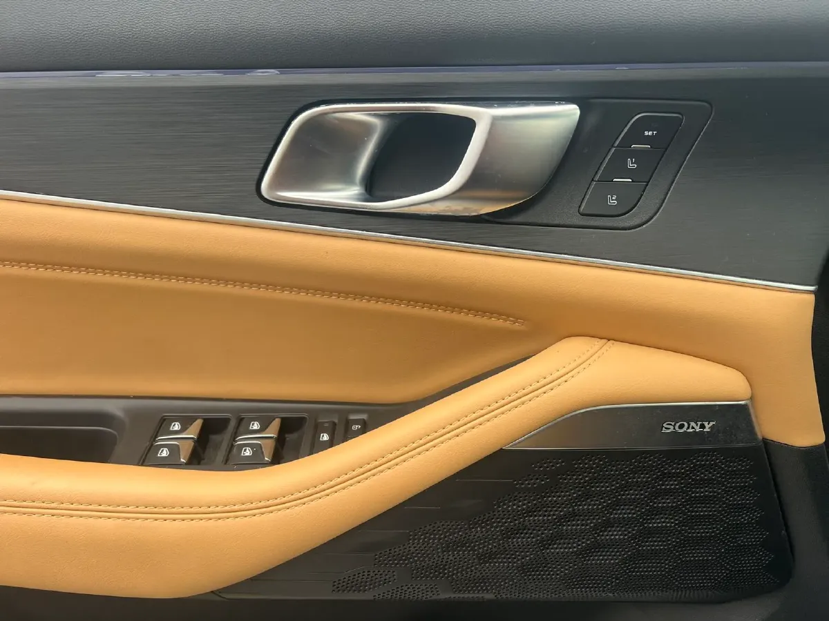 2021 ChangAn UNI-K 2.0T 233HP L4 8AT,autocango,china used car exporter,china ev exporter,chinese used car exporter,chinese used ev exporter