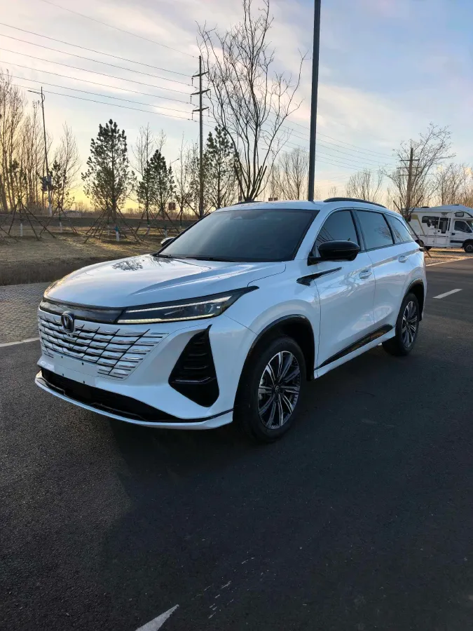 2024 ChangAn CS75 Plus 1.5T 188HP L4 8AT,autocango,china used car exporter,china ev exporter,chinese used car exporter,chinese used ev exporter