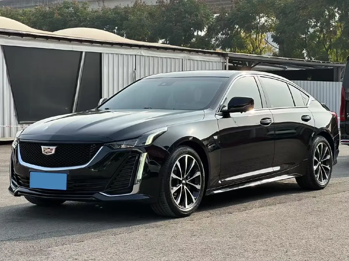 2022 Cadillac CT5 2.0T 237HP L4 10AT