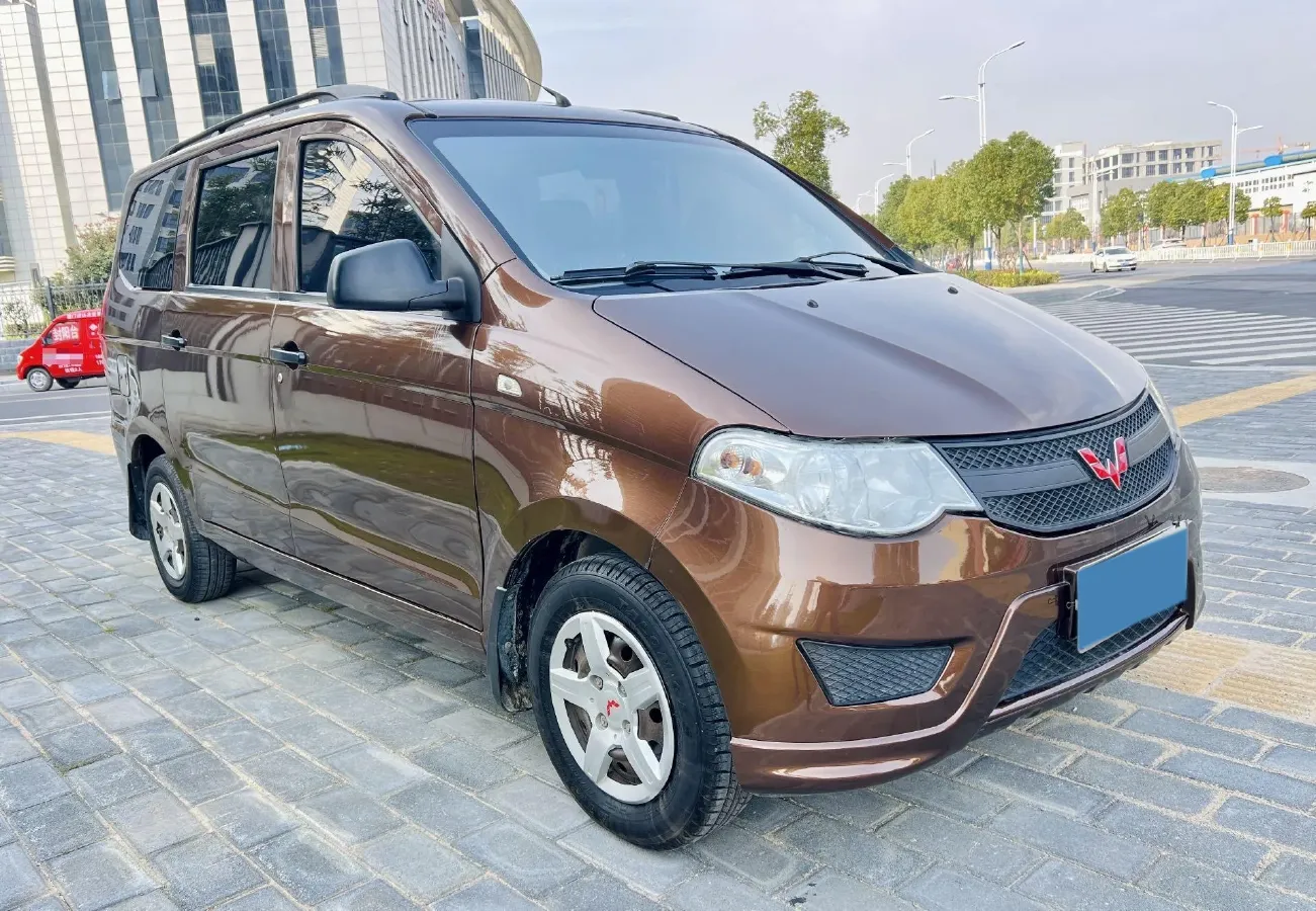 2018 WuLing HongGuang 1.2L 82HP L4 5MT,autocango,china used car exporter,china ev exporter,chinese used car exporter,chinese used ev exporter