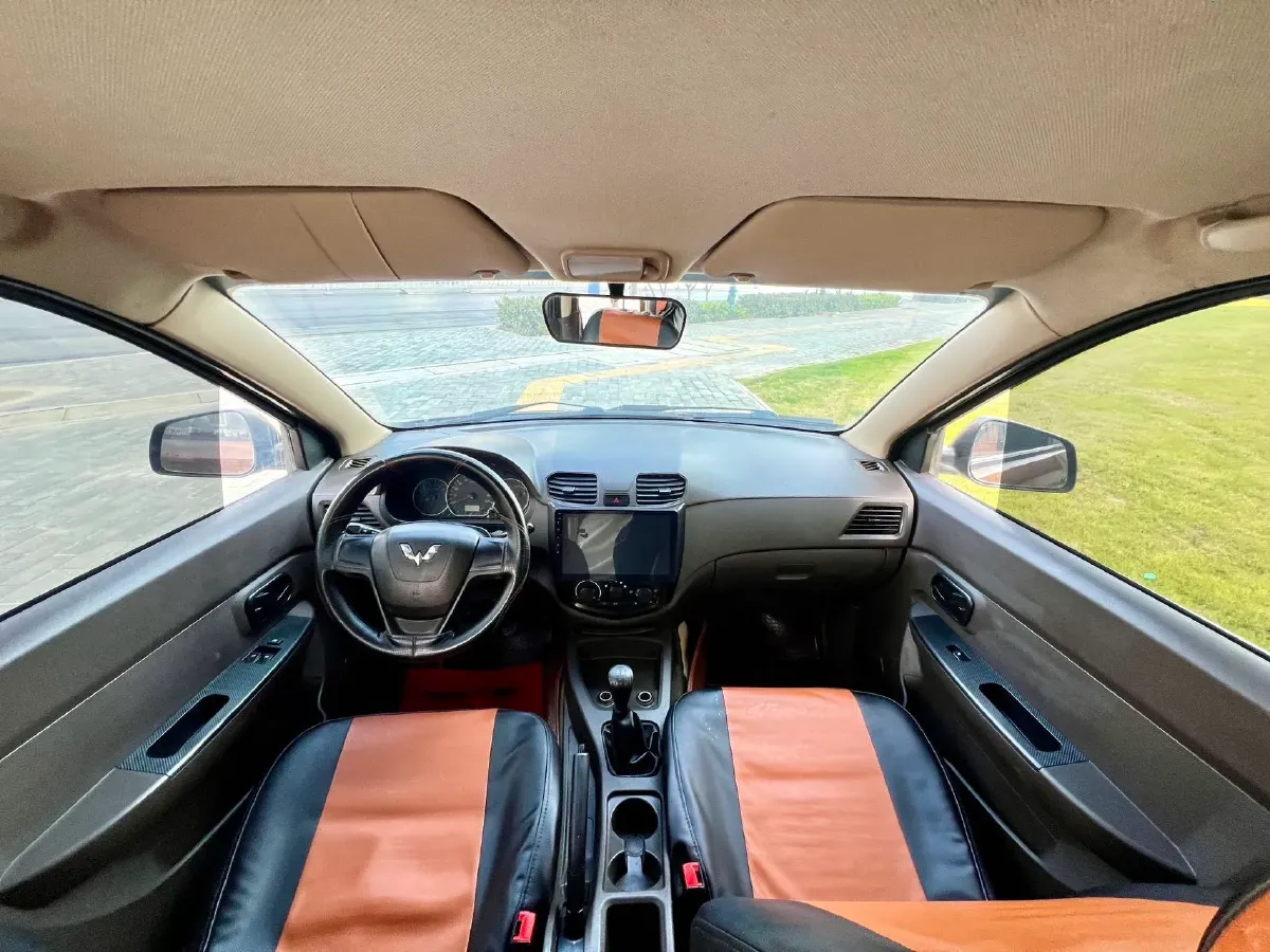 2018 WuLing HongGuang 1.2L 82HP L4 5MT,autocango,china used car exporter,china ev exporter,chinese used car exporter,chinese used ev exporter